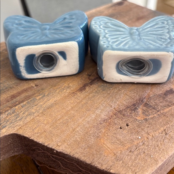 Ceramic Butterfly Salt and Pepper Shakers - Blue - Picture 3 of 3
